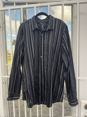 Men's Black & Gray Striped Long-Sleeve Button-Down Shirt